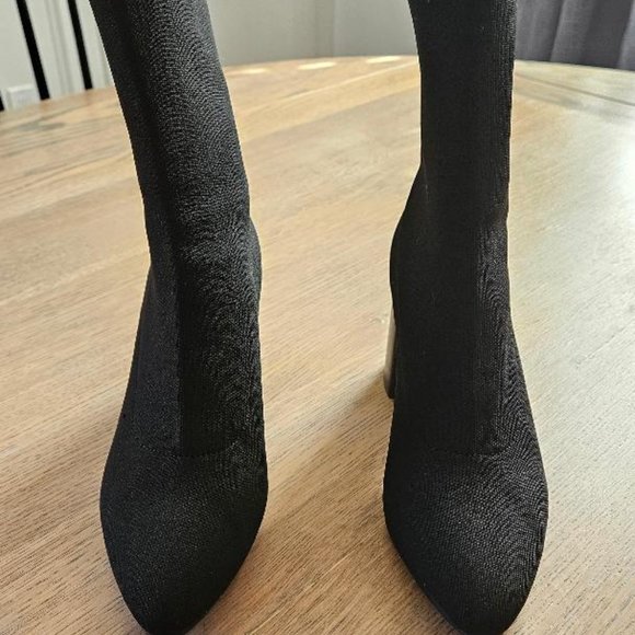 Blondo Pull On Booties - Picture 2 of 5